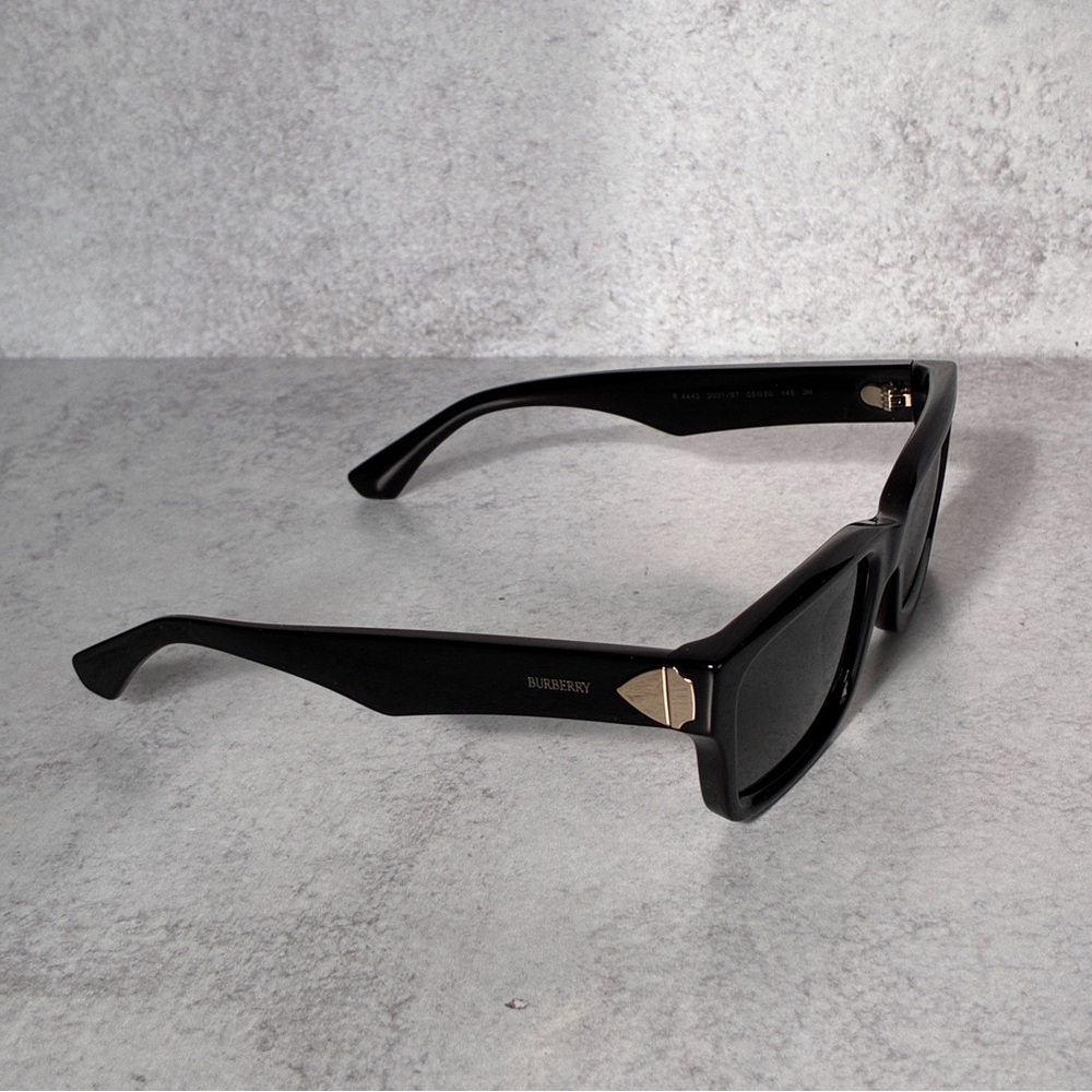Burberry BE4443 3001/87 Black Rectangular Sunglasses 55□20 – New - Picture 3 of 11